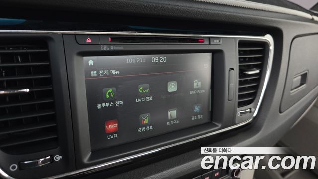 Kia Canival 2018 — photo 28