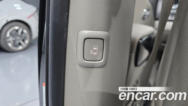 Kia Canival 2018 — photo 30