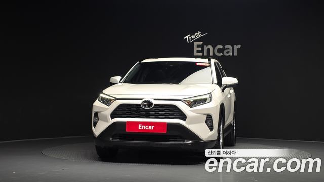 Toyota RAV4 2019 — photo 3