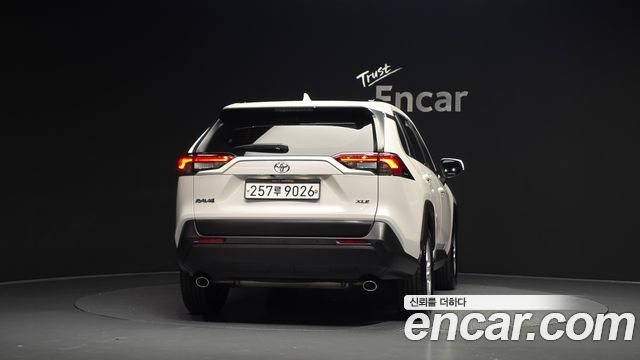 Toyota RAV4 2019 — photo 4