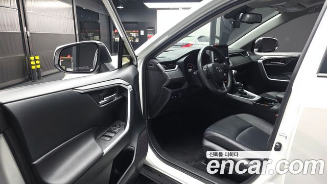 Toyota RAV4 2019 — photo 13