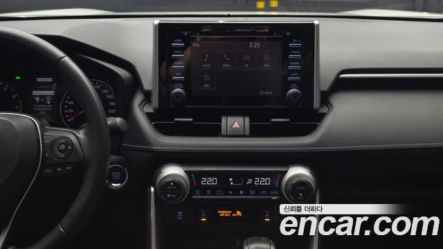 Toyota RAV4 2019 — photo 20