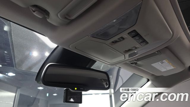 Toyota RAV4 2019 — photo 24