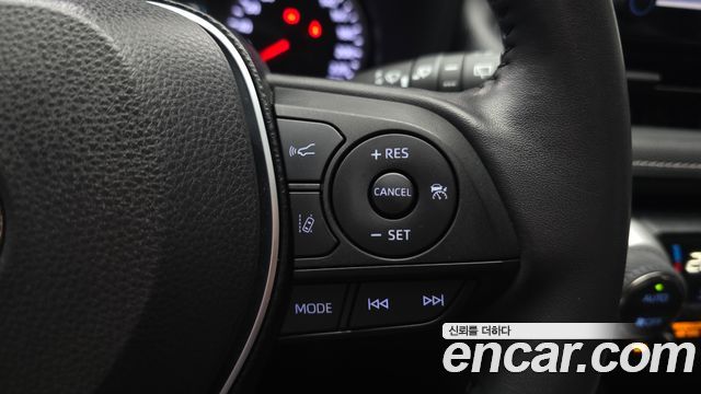 Toyota RAV4 2019 — photo 25