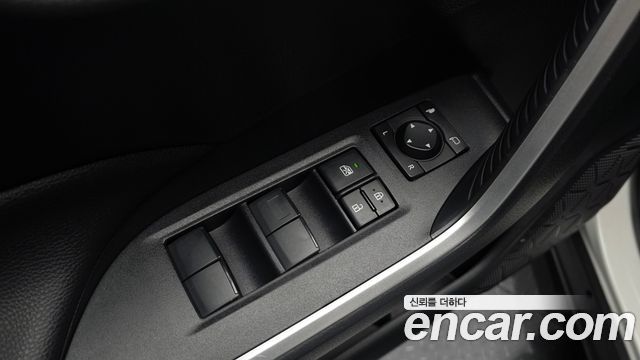 Toyota RAV4 2019 — photo 27