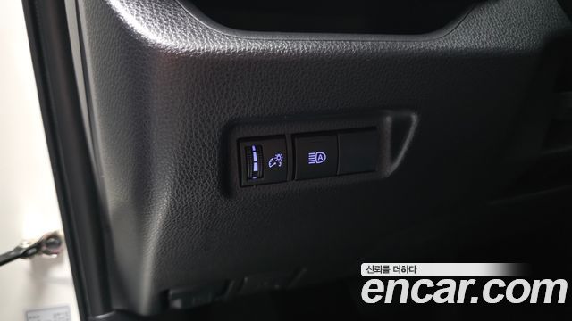 Toyota RAV4 2019 — photo 28