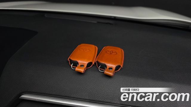 Toyota RAV4 2019 — photo 29