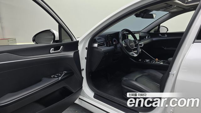 Kia K5 2022 — photo 13