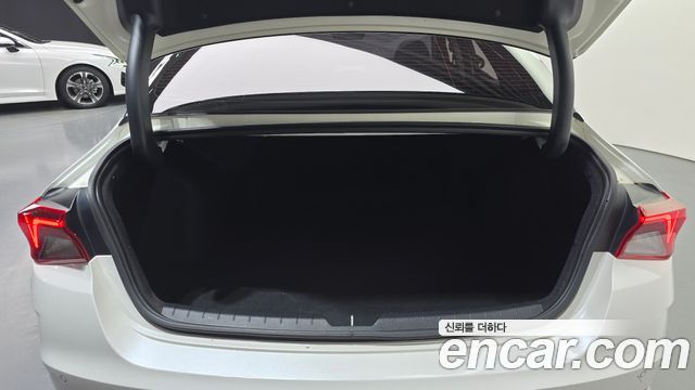 Kia K5 2022 — photo 22