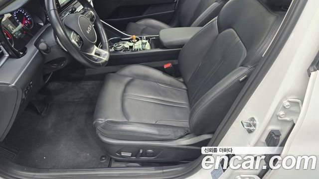Kia K5 2022 — photo 23