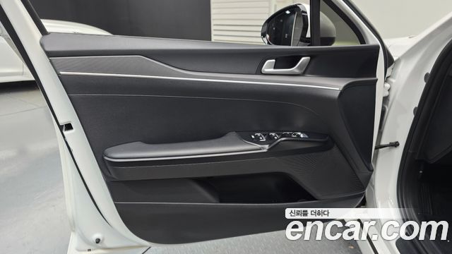 Kia K5 2022 — photo 14