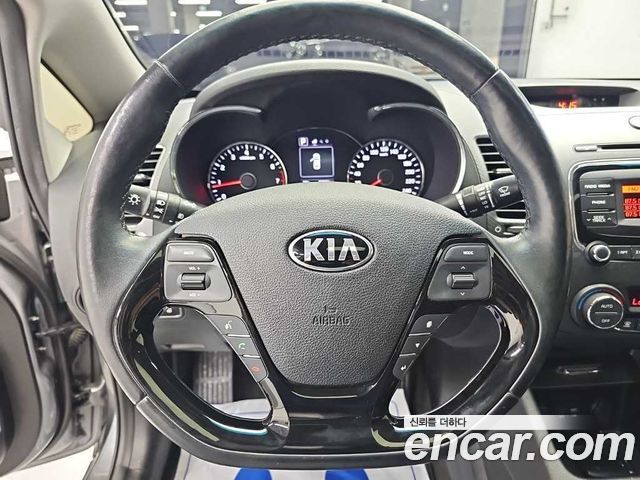 Kia K3 2016 — photo 9