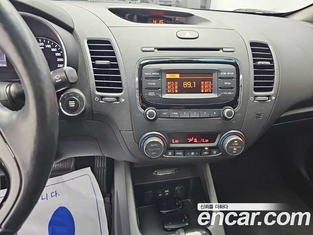 Kia K3 2016 — photo 10