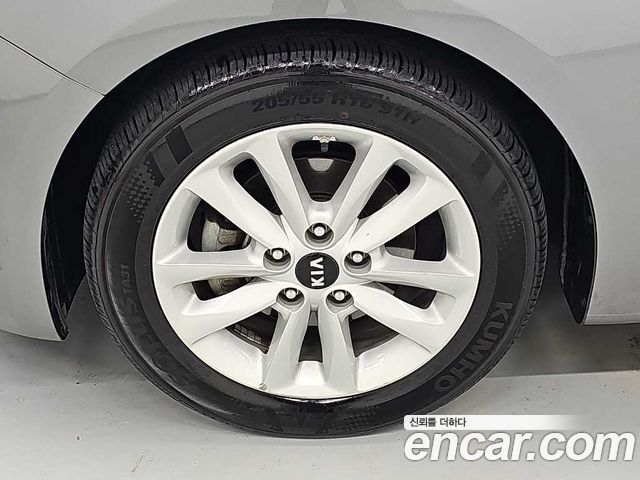 Kia K3 2016 — photo 18