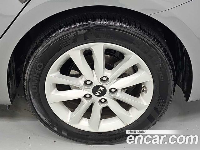 Kia K3 2016 — photo 19