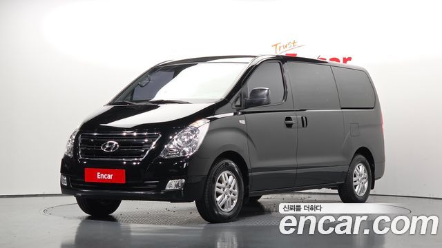 Hyundai Starex 2017 — photo 1
