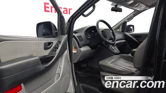 Hyundai Starex 2017 — photo 10