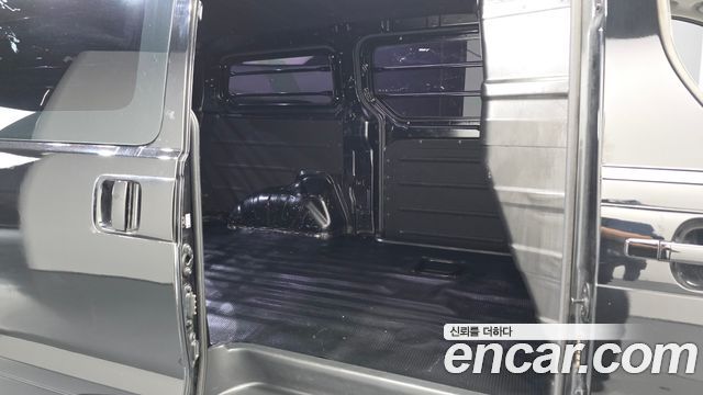 Hyundai Starex 2017 — photo 12
