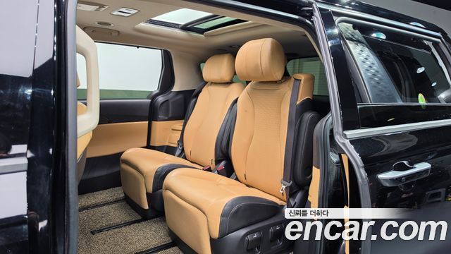 Kia Canival 2022 — photo 17