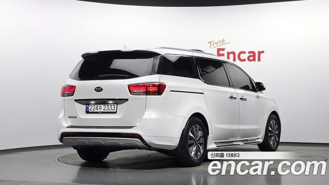 Kia Canival 2015 — photo 2