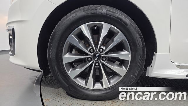 Kia Canival 2015 — photo 5