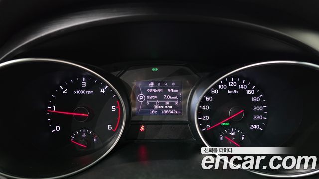 Kia Canival 2015 — photo 8