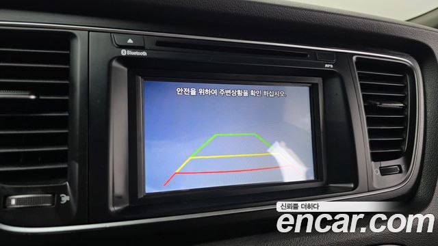Kia Canival 2015 — photo 15