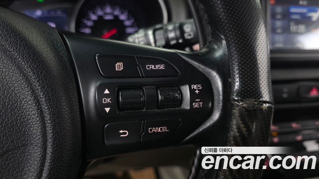 Kia Canival 2015 — photo 16