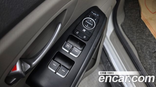 Kia Canival 2015 — photo 19