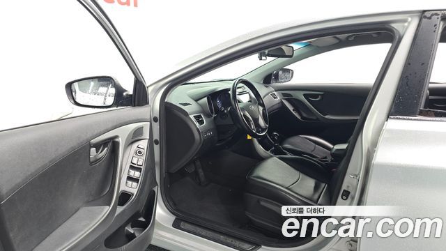 Hyundai AVANTE 2015 — photo 13