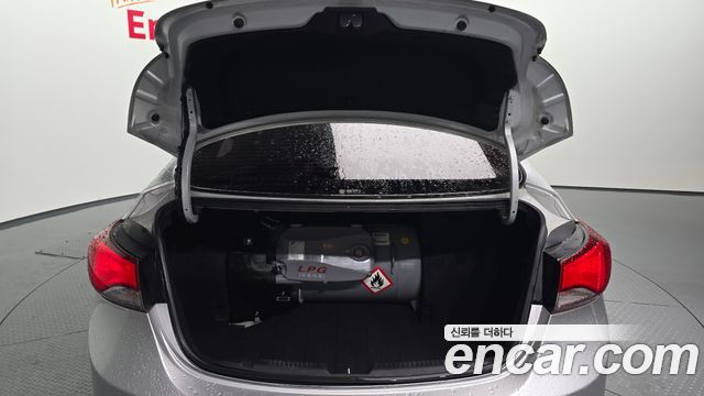 Hyundai AVANTE 2015 — photo 24