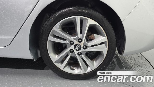 Hyundai AVANTE 2015 — photo 7