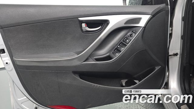 Hyundai AVANTE 2015 — photo 14