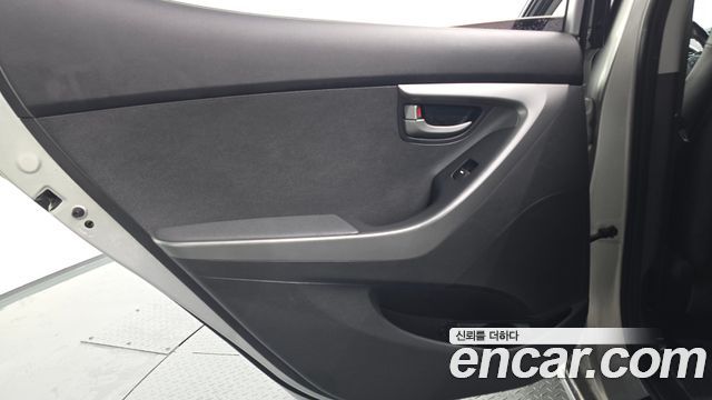 Hyundai AVANTE 2015 — photo 15
