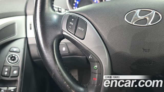 Hyundai AVANTE 2015 — photo 27