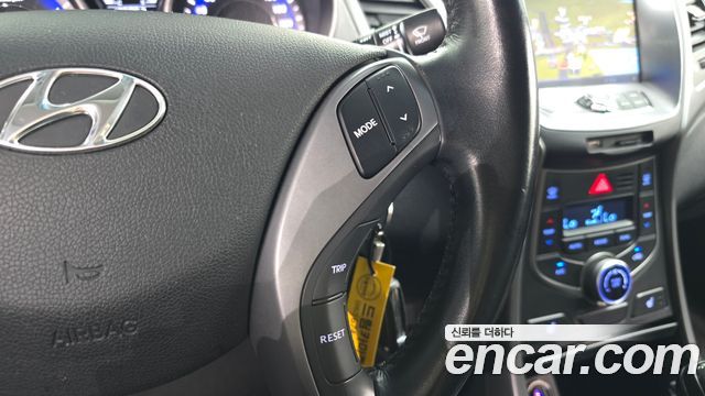 Hyundai AVANTE 2015 — photo 28