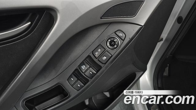 Hyundai AVANTE 2015 — photo 29