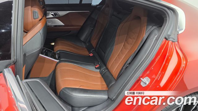 BMW 8-Series 2020 — photo 11