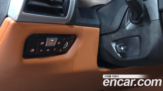 BMW 8-Series 2020 — photo 14