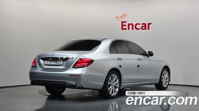 Mercedes-Benz E-Class 2017 — photo 2