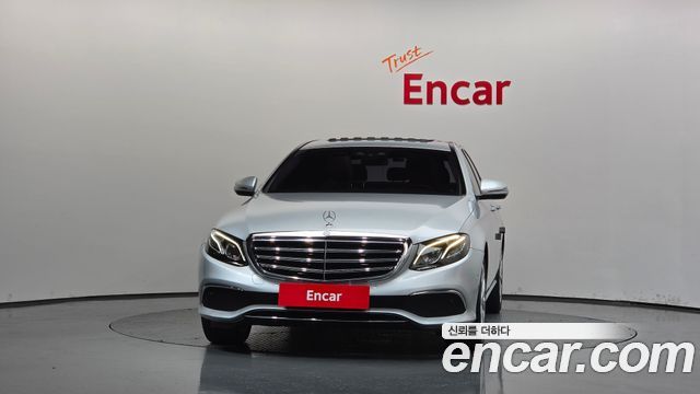 Mercedes-Benz E-Class 2017 — photo 3