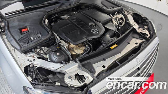 Mercedes-Benz E-Class 2017 — photo 6