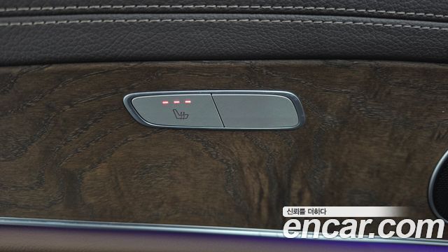 Mercedes-Benz E-Class 2017 — photo 17