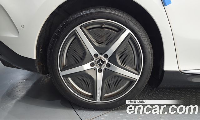Mercedes-Benz EQE 2023 — photo 5