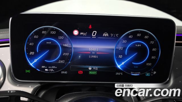 Mercedes-Benz EQE 2023 — photo 11