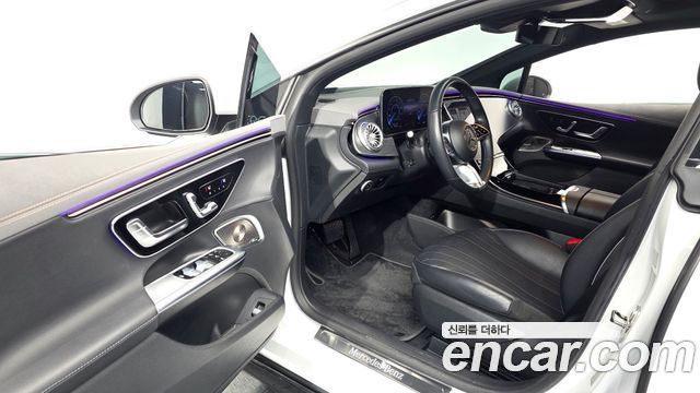 Mercedes-Benz EQE 2023 — photo 13