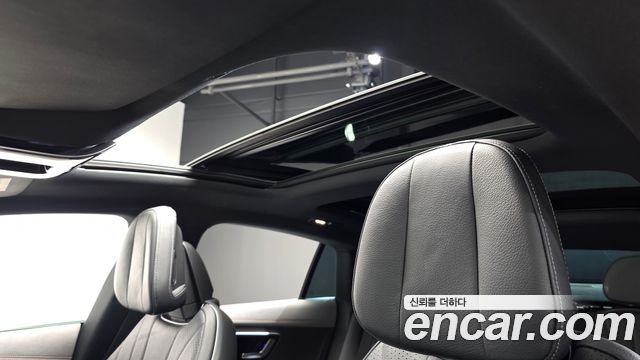 Mercedes-Benz EQE 2023 — photo 22