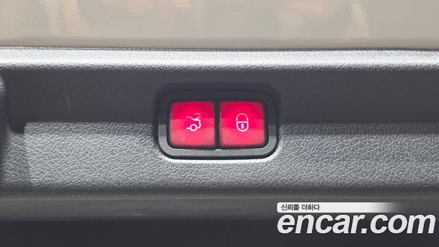 Mercedes-Benz EQE 2023 — photo 23