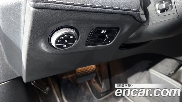 Mercedes-Benz EQE 2023 — photo 26