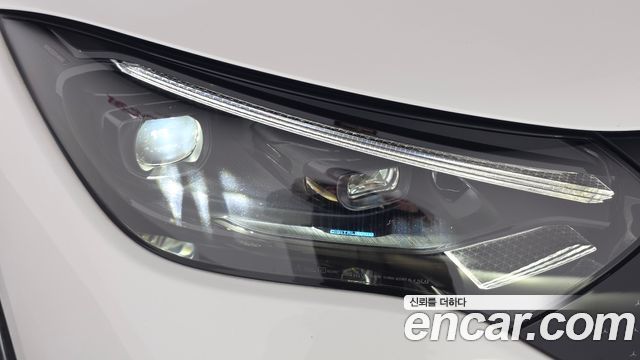 Mercedes-Benz EQE 2023 — photo 8